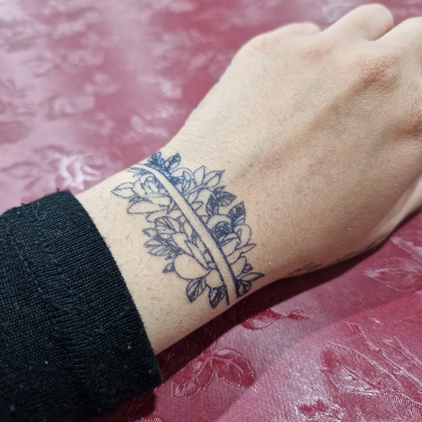 Rose Band | Wrist Design | 100% Natural Semi-Permanent Jagua Gel Tattoo