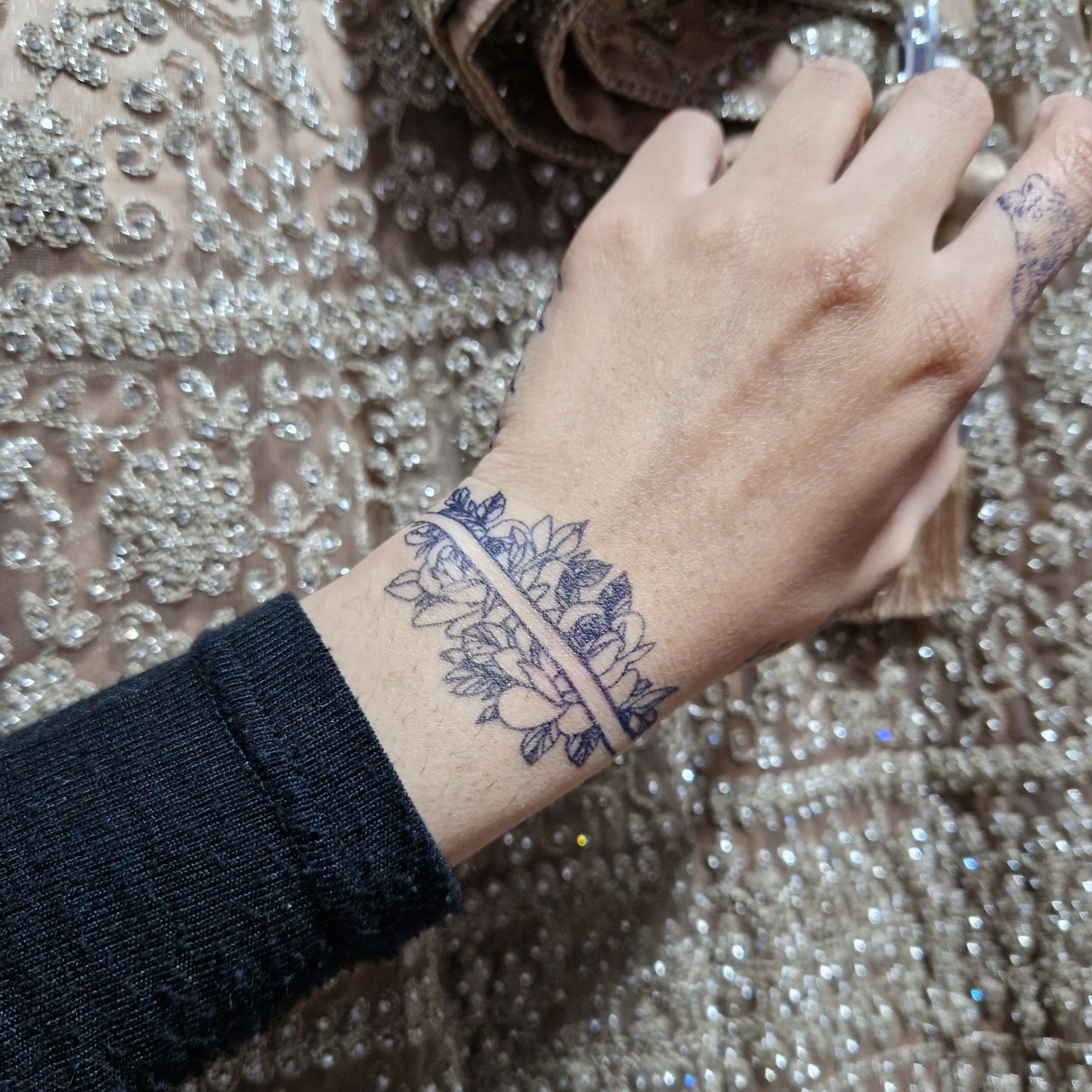 Rose Band | Wrist Design | 100% Natural Semi-Permanent Jagua Gel Tattoo