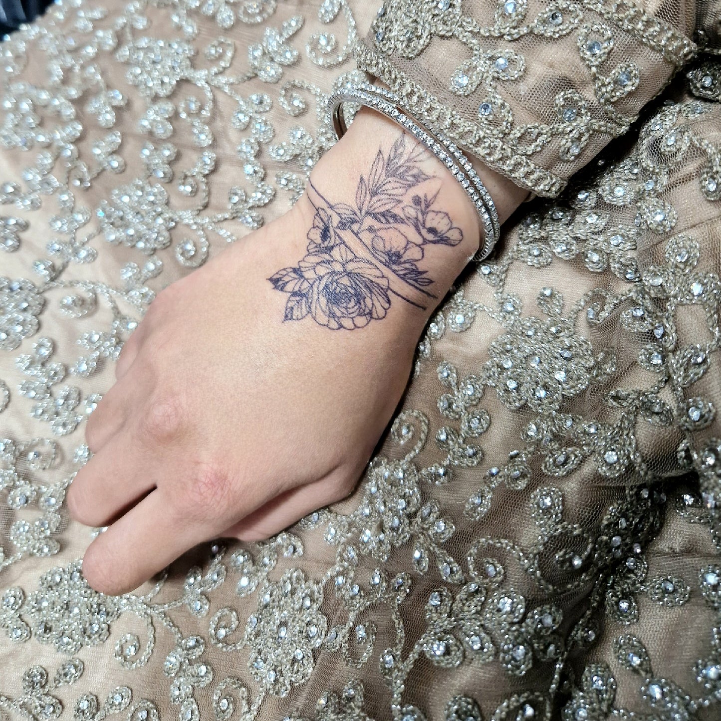 Rose & Leaves Band | Wrist Design | 100% Natural Semi-Permanent Jagua Gel Tattoo