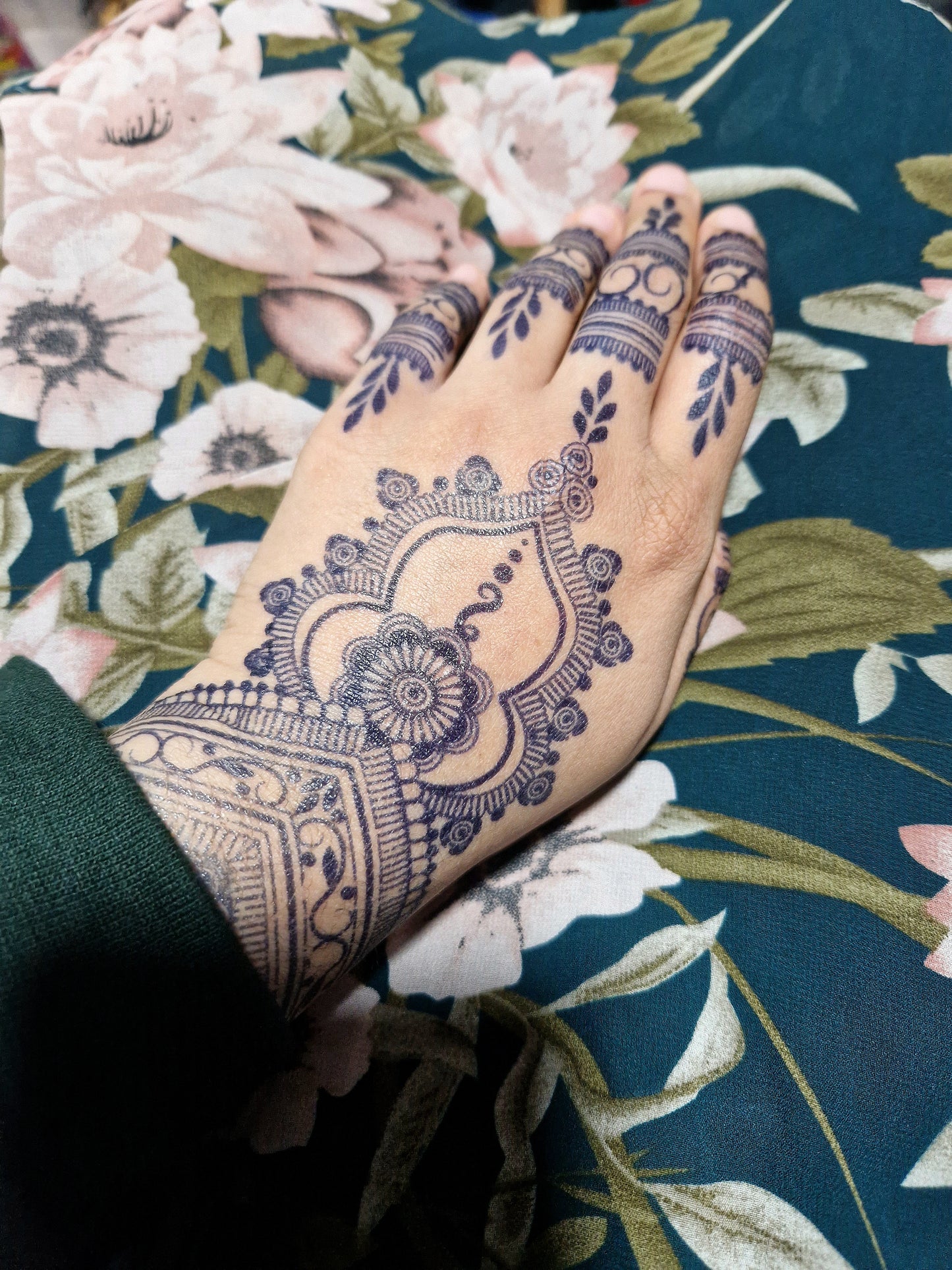 Bridal Paisley Dome | 100% Natural Semi-Permanent Tattoo Stain | Jagua Gel