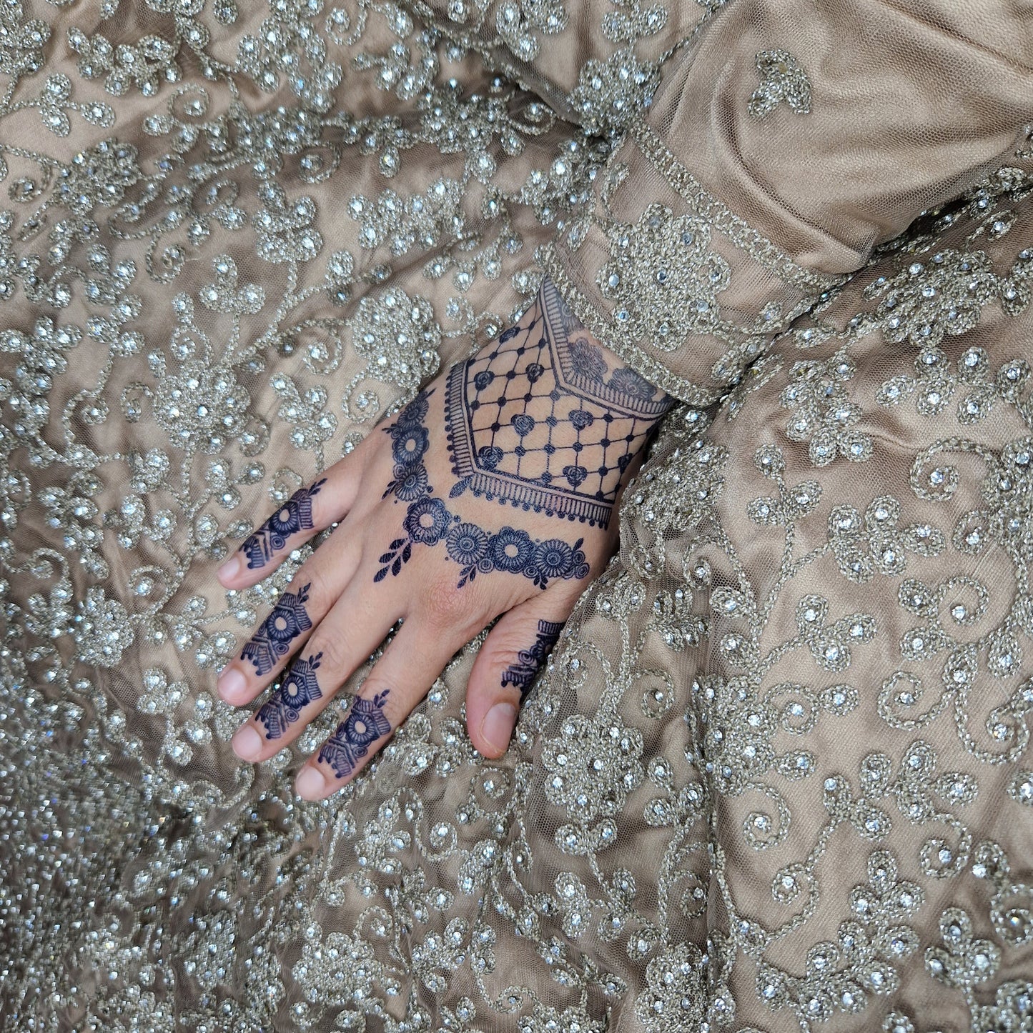 Bridal Floral Net Glove | 100% Natural Semi-Permanent Tattoo Stain | Jagua Gel