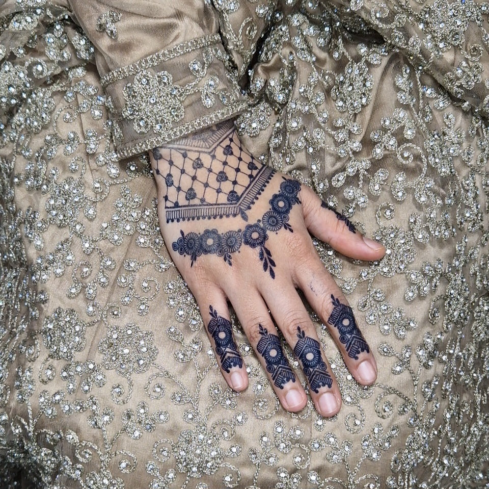 Bridal Floral Net Glove | 100% Natural Semi-Permanent Tattoo Stain | Jagua Gel