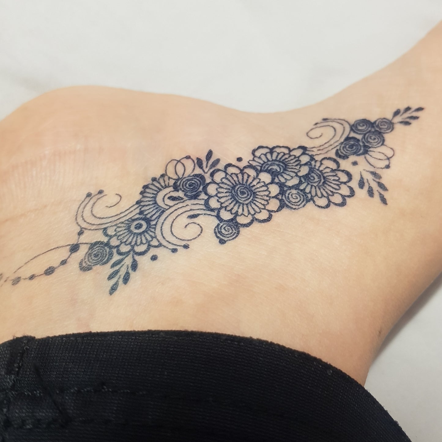 Henna Flower Strip | 100% Natural Semi-Permanent Tattoo Stain | Jagua Gel